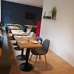 Oskar 3* Annemasse